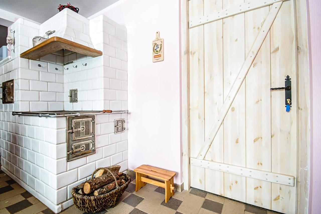 Villa Dom Na Starym Goscincu Tiszyna Dubicze Cerkiewne Exterior foto